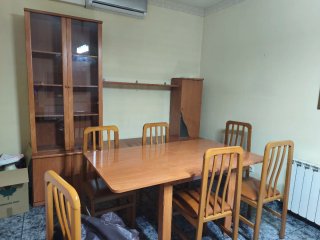 Mueble de salón comedor + mesa + sillas