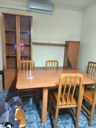 Mueble de salón comedor + mesa + sillas