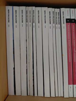 Lot de 13 revistes ARQUITECTURA Y DISEÑO