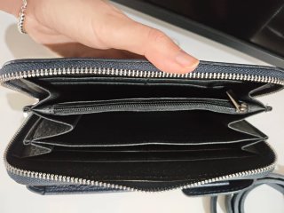 Bolso/monedero negro con correa