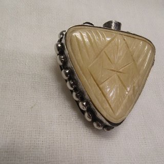 Colgante Relicario Veneno Étnico Hueso Vintage