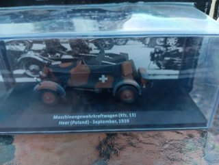 Maquinengewehrkraftwagen (Kfz. 13)