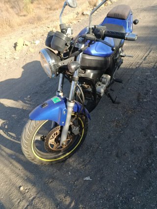 Moto 125cc Naked Azul y Negra