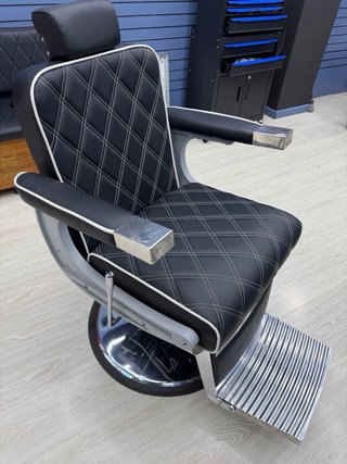 Sillón de barbería profesional hidráulico – Negro