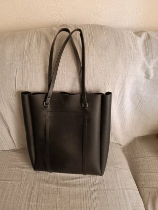 Bolso rígido negro