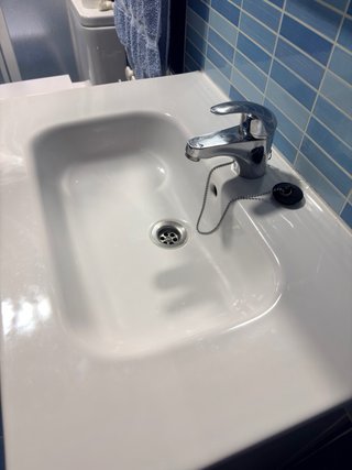 Lavabo con mueble cajonera suave + espejo