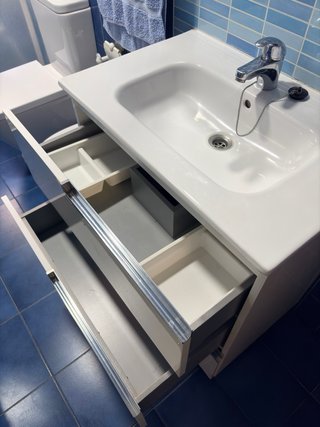 Lavabo con mueble cajonera suave + espejo