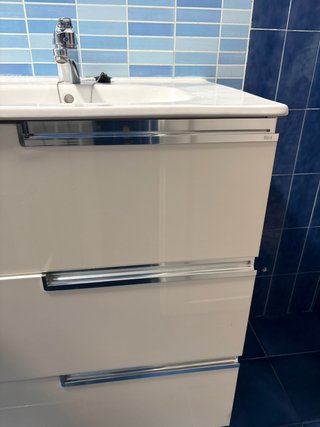 Lavabo con mueble cajonera suave + espejo