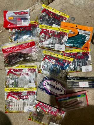Lote de señuelos de pesca variados