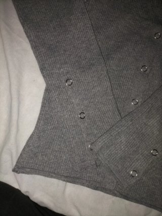 Jersey Bershka gris botones manga larga