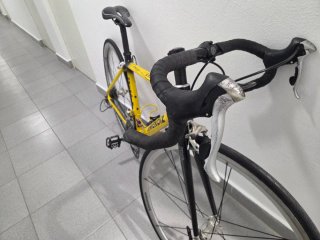 Bicicleta de carretera Mendiz Amarilla