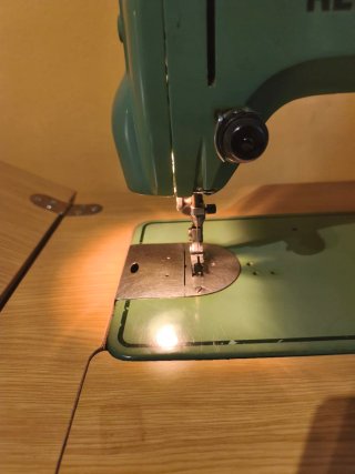 Máquina de coser Refrey