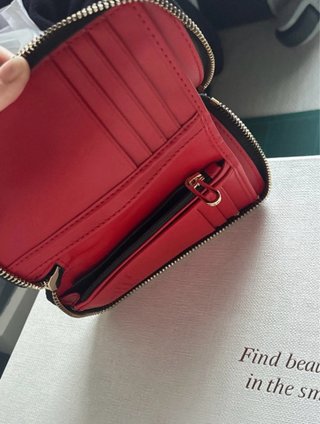 Monedero mediano Tous beige y rojo