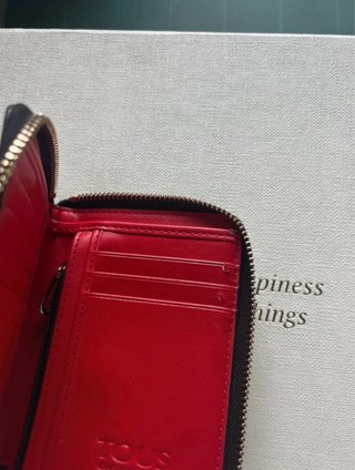 Monedero mediano Tous beige y rojo