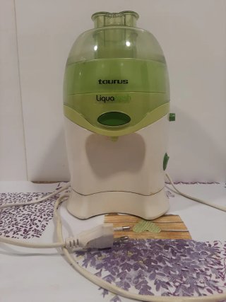 Licuadora Taurus Liquafresh Verde