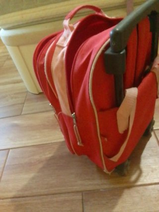 Mochila escolar roja con unicornio
