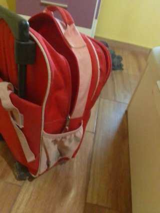 Mochila escolar roja con unicornio