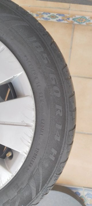 Ruedas Coche y regalo tapacubos
