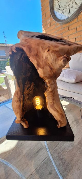 Lámpara de mesa madera natural