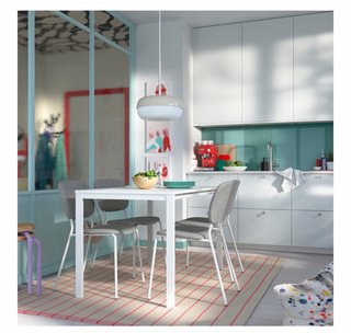 Mesa Comedor Blanca y 4 Sillas blancas