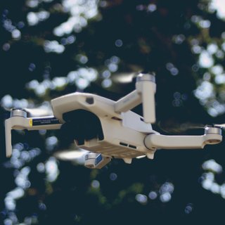 DJI Mavic Mini + 3 baterías, caja y protectores