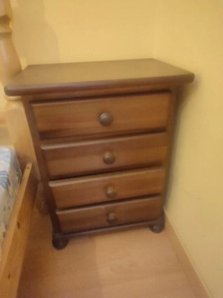 Cómoda de madera 7 cajones y mesas de noche