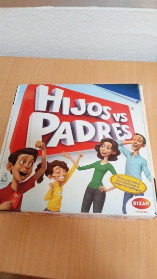 Juego de mesa Hijos vs Padres Bizak