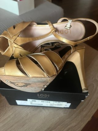 Sandalias tacón Lodi oro talla 36