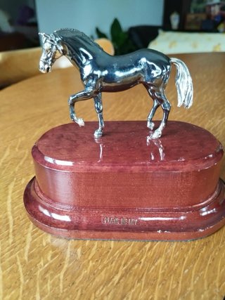 Pareja caballos plata peana madera