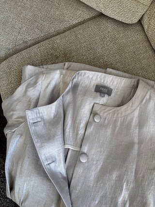 Chaqueta larga Hoss Intropia plateada nueva