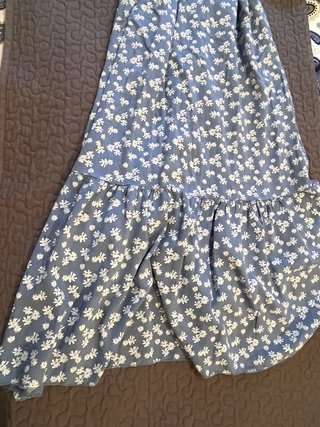 Vestido floral azul y blanco