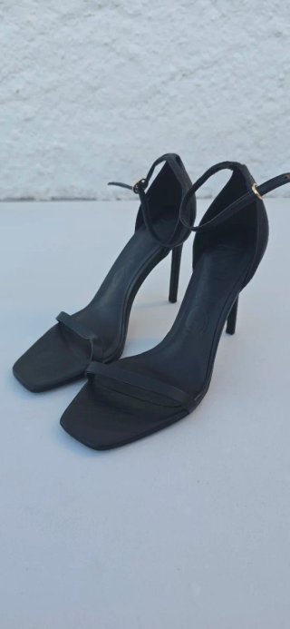 Sandalias de tacón negras