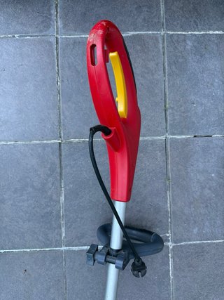 Cortacésped eléctrico de hilo