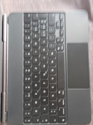 Apple Magic Keyboard iPad Pro 11" y iPad Air - Imp