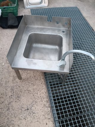 Fregadero industrial acero inoxidable con grifo