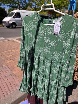 Vestido Zara verde estampado flores