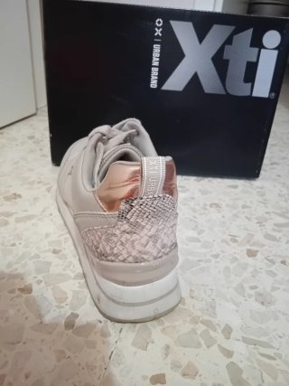 Sneakers sportive da donna Xti