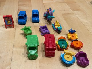 Lote Superthings/Superzings Figuras y Vehículos