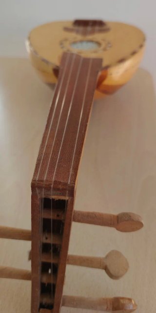 Mini Laúd Árabe Madera Artesanal.Nuevo a estrenar.