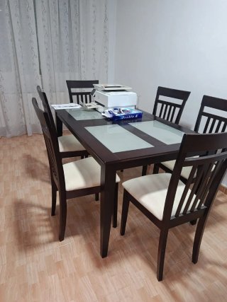 Mesa y 6 Sillas Comedor Oscuras
