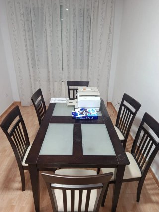 Mesa y 6 Sillas Comedor Oscuras