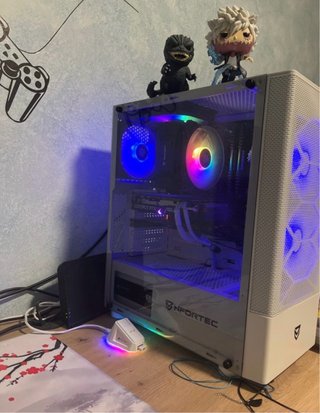 URGE VENTA!!!monitor y PC Gamer Nfortec Blanco RGB