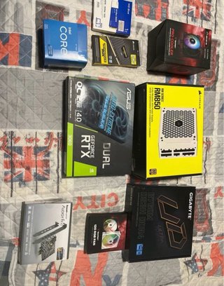 URGE VENTA!!!monitor y PC Gamer Nfortec Blanco RGB
