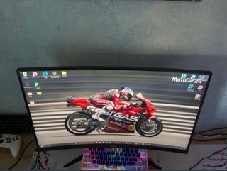 URGE VENTA!!!monitor y PC Gamer Nfortec Blanco RGB