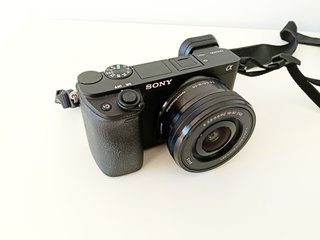 8.241 DISPAROS Sony Alpha 6400 con objetivo kit