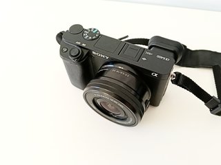 8.241 DISPAROS Sony Alpha 6400 con objetivo kit