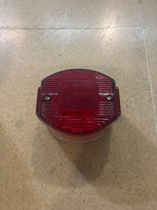 Piloto Trasero Rojo Antiguo