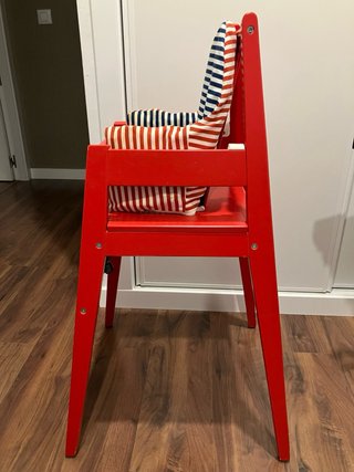 Trona Ikea roja madera