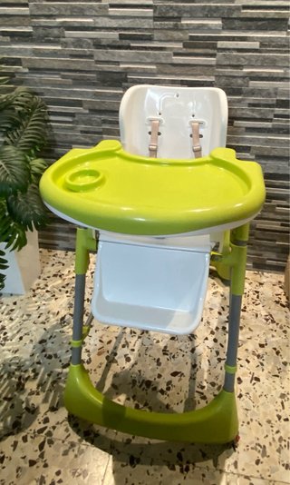 Trona de bebé blanca y verde