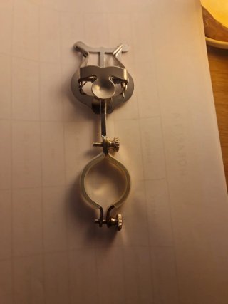 Atril para clarinete, pinza